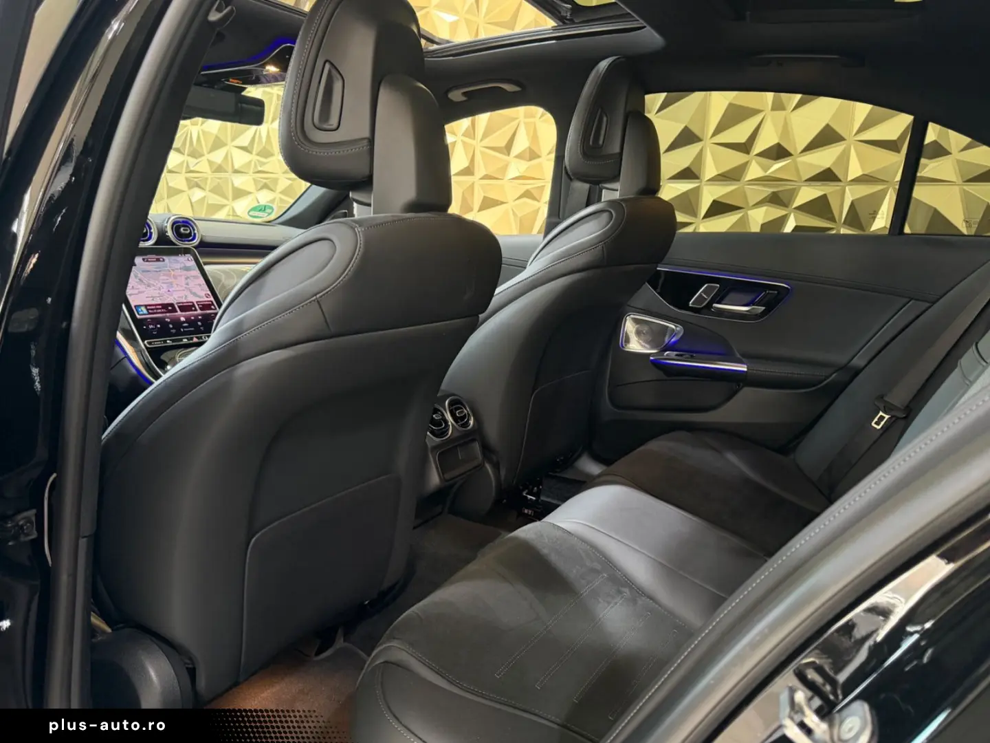 MERCEDES-BENZ C 300 4Matic Lim. AMG-LINE PANORAMA BURMESTER