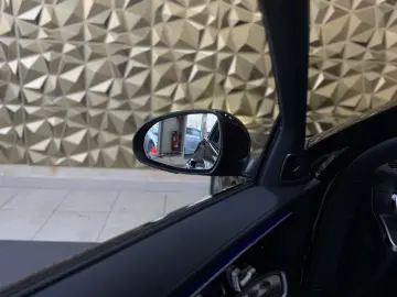 MERCEDES-BENZ C 300 4Matic Lim. AMG-LINE PANORAMA BURMESTER