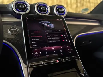 MERCEDES-BENZ C 300 4Matic Lim. AMG-LINE PANORAMA BURMESTER