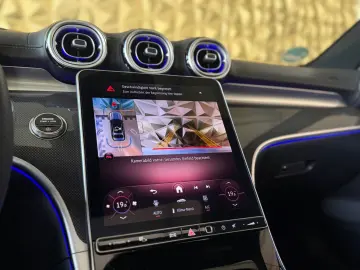 MERCEDES-BENZ C 300 4Matic Lim. AMG-LINE PANORAMA BURMESTER