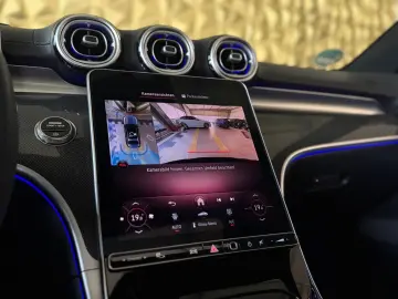 MERCEDES-BENZ C 300 4Matic Lim. AMG-LINE PANORAMA BURMESTER