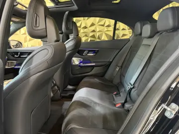 MERCEDES-BENZ C 300 4Matic Lim. AMG-LINE PANORAMA BURMESTER