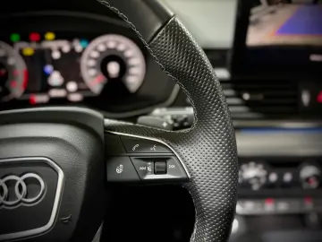 AUDI Q5 45 TFSI quattro S-LINE MATRIX PANORAMA 1.HAND