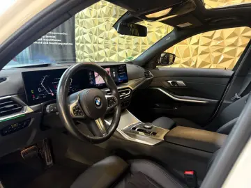 BMW 320i M-SPORTPAKET 1.HD NAVI HEAD-UP SCHIEBEDACH