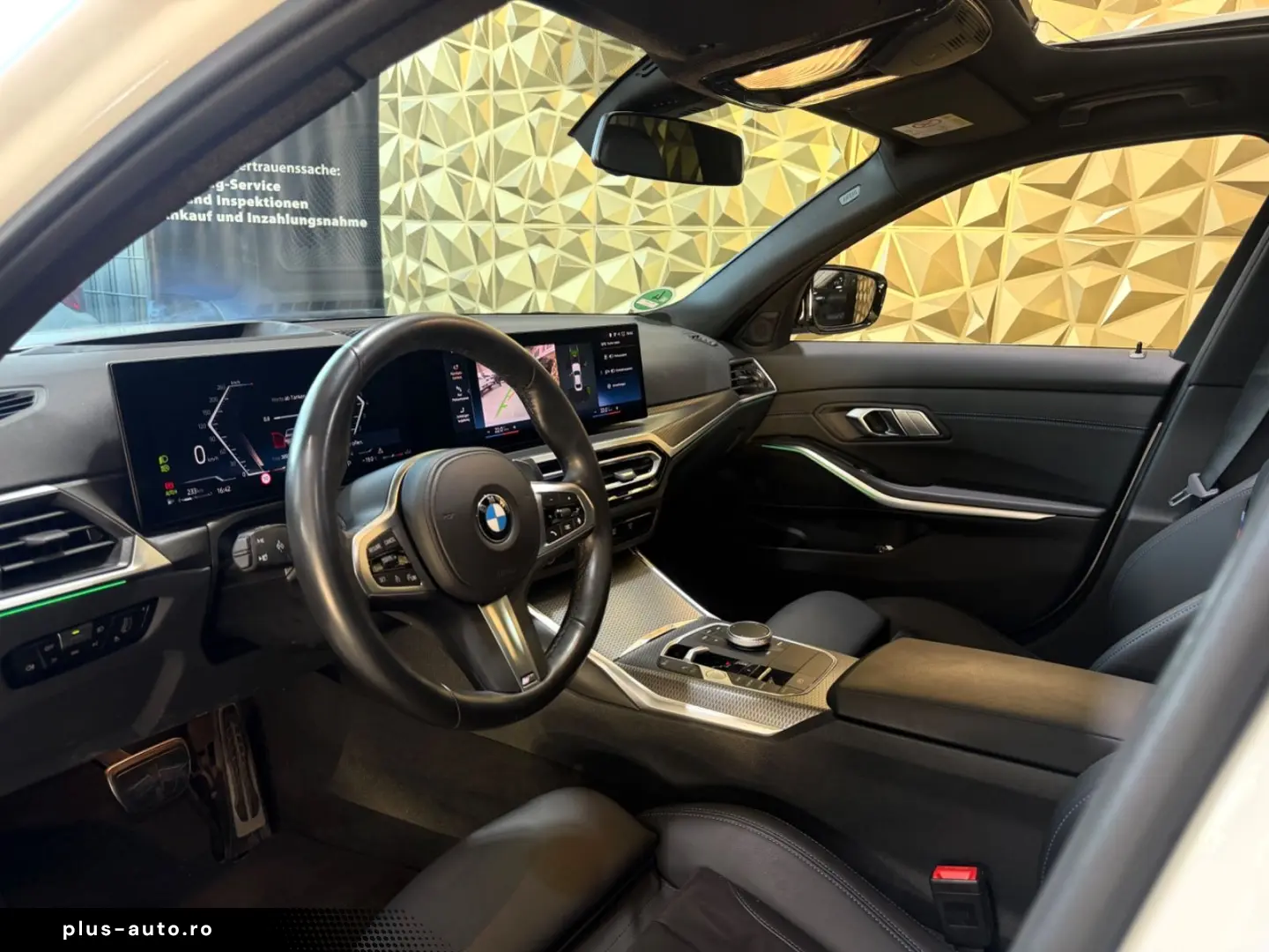 BMW 320i M-SPORTPAKET 1.HD NAVI HEAD-UP SCHIEBEDACH