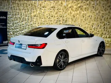 BMW 320i M-SPORTPAKET 1.HD NAVI HEAD-UP SCHIEBEDACH