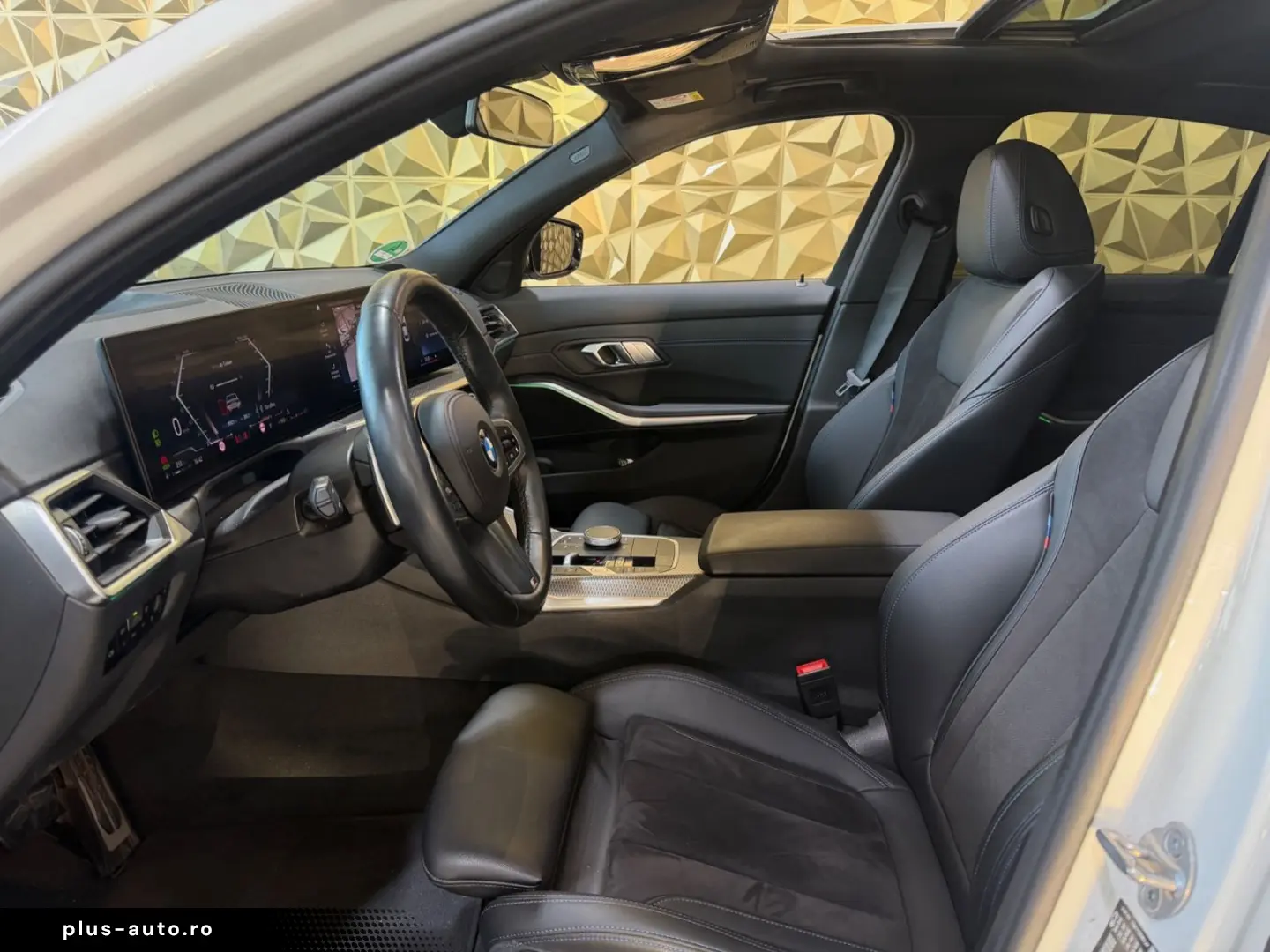 BMW 320i M-SPORTPAKET 1.HD NAVI HEAD-UP SCHIEBEDACH