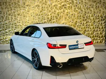 BMW 320i M-SPORTPAKET 1.HD NAVI HEAD-UP SCHIEBEDACH