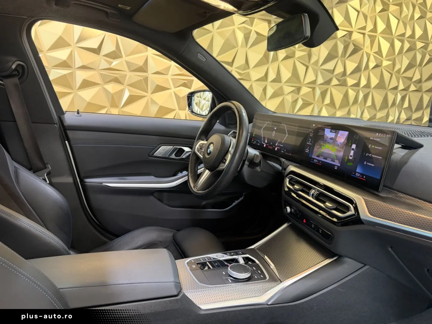 BMW 320i M-SPORTPAKET 1.HD NAVI HEAD-UP SCHIEBEDACH