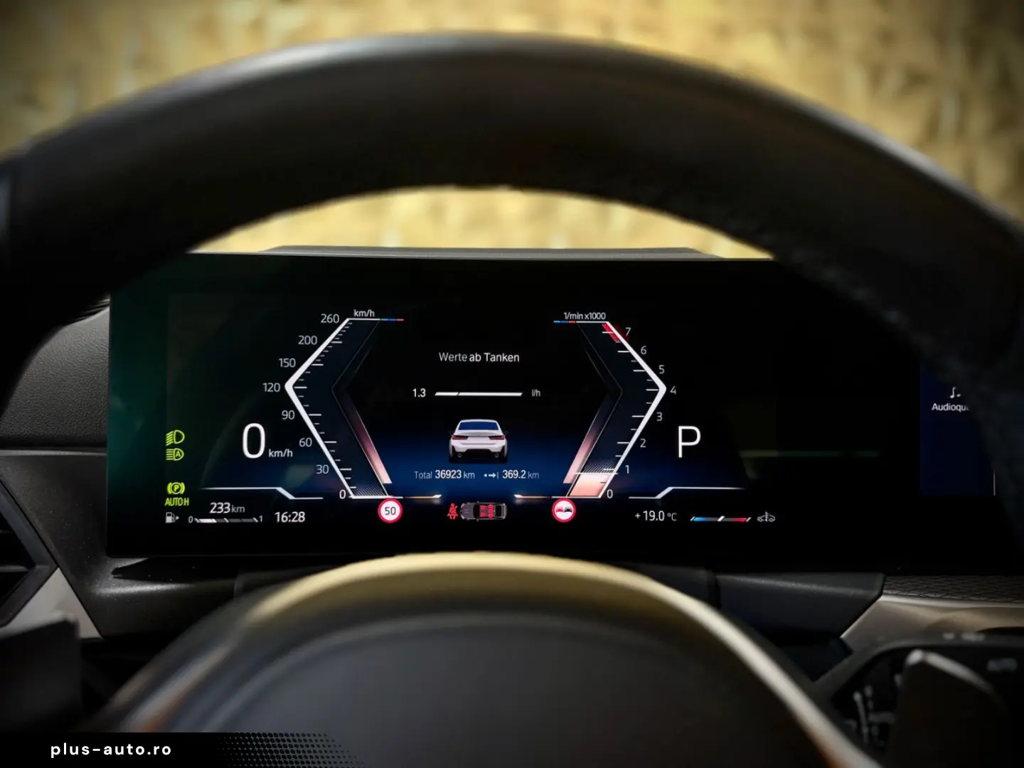 BMW 320i M-SPORTPAKET 1.HD NAVI HEAD-UP SCHIEBEDACH