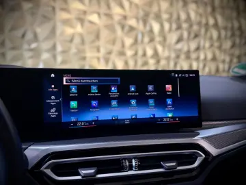 BMW 320i M-SPORTPAKET 1.HD NAVI HEAD-UP SCHIEBEDACH