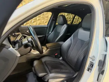 BMW 320i M-SPORTPAKET 1.HD NAVI HEAD-UP SCHIEBEDACH