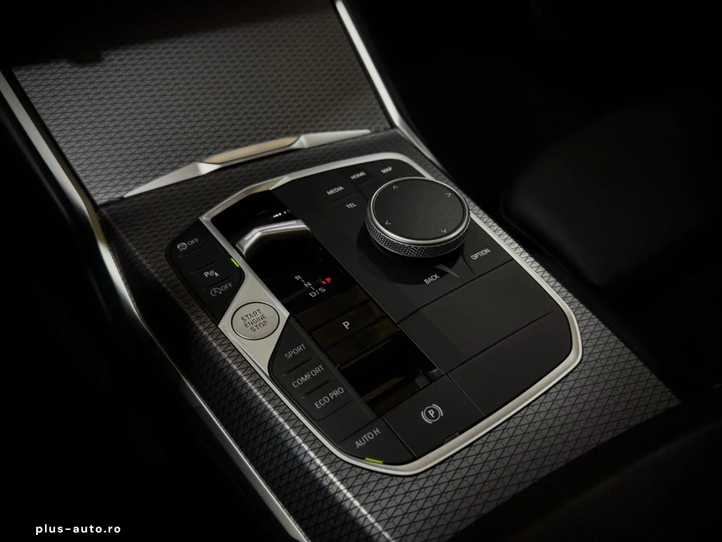 BMW 320i M-SPORTPAKET 1.HD NAVI HEAD-UP SCHIEBEDACH