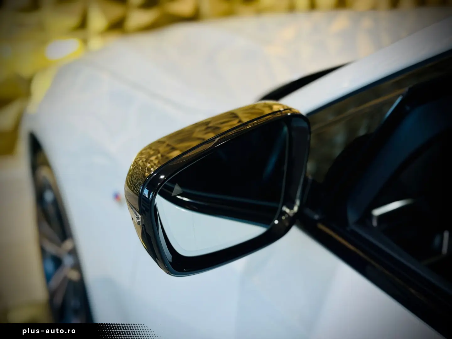 BMW 320i M-SPORTPAKET 1.HD NAVI HEAD-UP SCHIEBEDACH