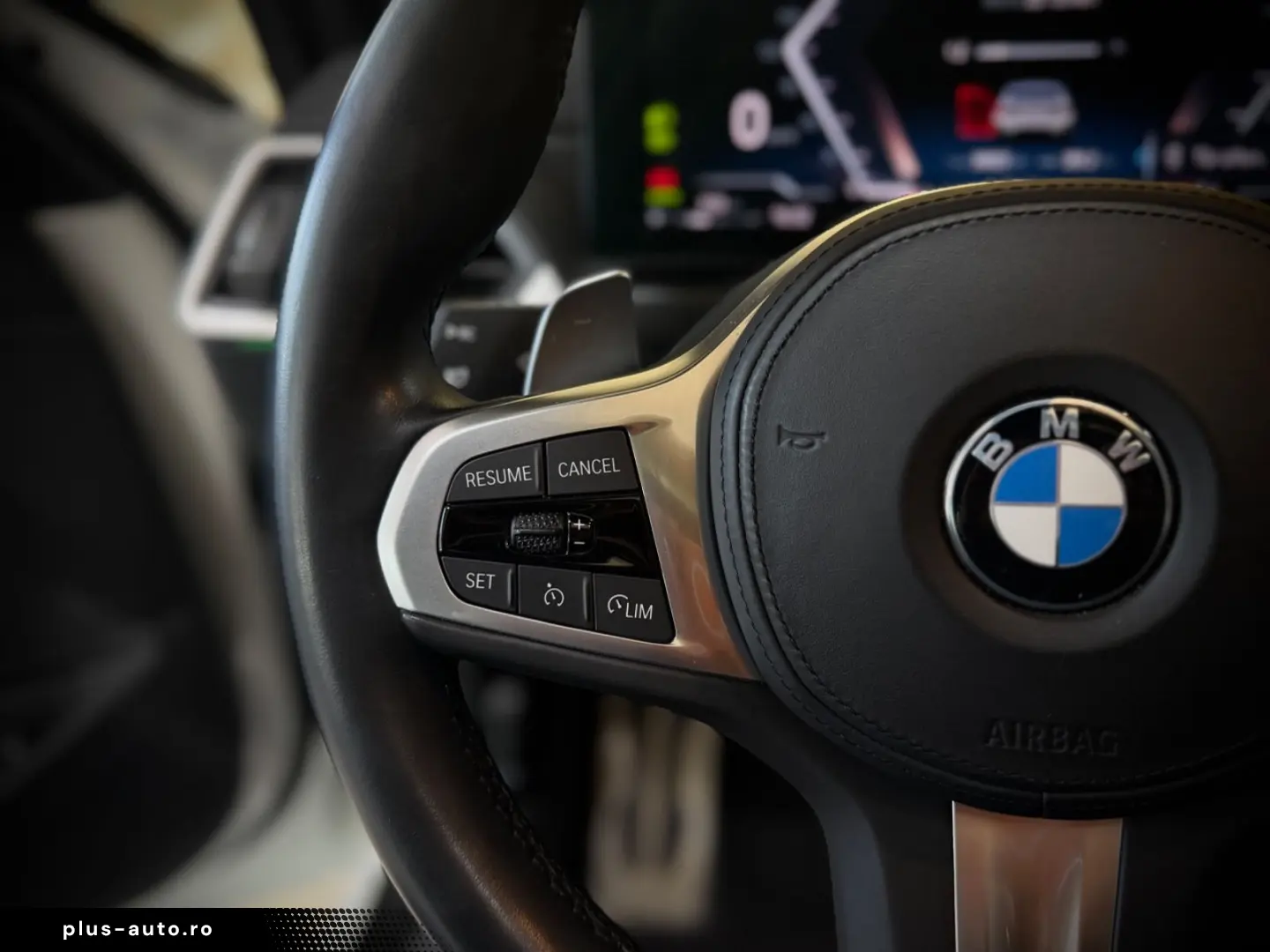 BMW 320i M-SPORTPAKET 1.HD NAVI HEAD-UP SCHIEBEDACH