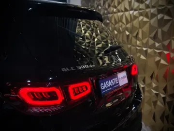 MERCEDES-BENZ GLC 300 de 4Matic AMG-LINE PANORAMA BURMESTER