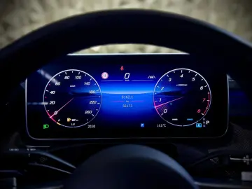 MERCEDES-BENZ C 300 Lim. AMG-LINE NIGHT-PAKET PREMIUM 1.HAND