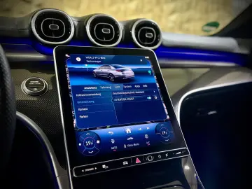 MERCEDES-BENZ C 300 Lim. AMG-LINE NIGHT-PAKET PREMIUM 1.HAND