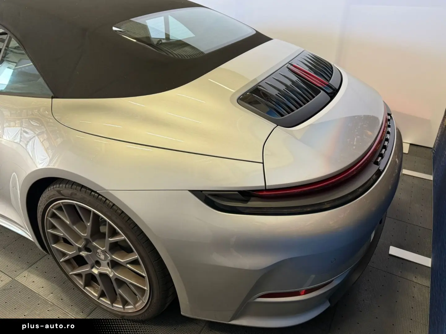 PORSCHE 911 Carrera Cabriolet