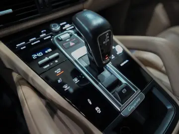 PORSCHE Cayenne E-Hybrid SPORT-CHRONO 14-WEGE BOSE PDLS