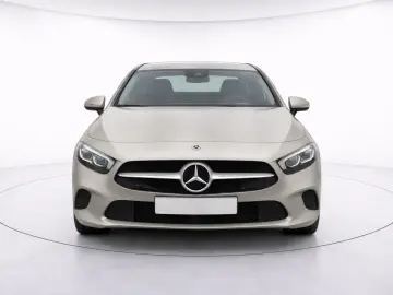 MERCEDES BENZ A180 LIM. AUT.