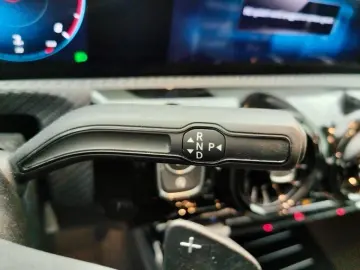 MERCEDES BENZ A180 LIM. AUT.