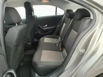 MERCEDES BENZ A180 LIM. AUT.