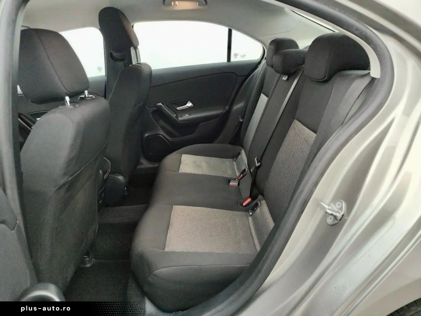 MERCEDES BENZ A180 LIM. AUT.