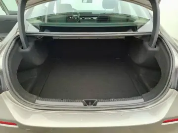 MERCEDES BENZ A180 LIM. AUT.