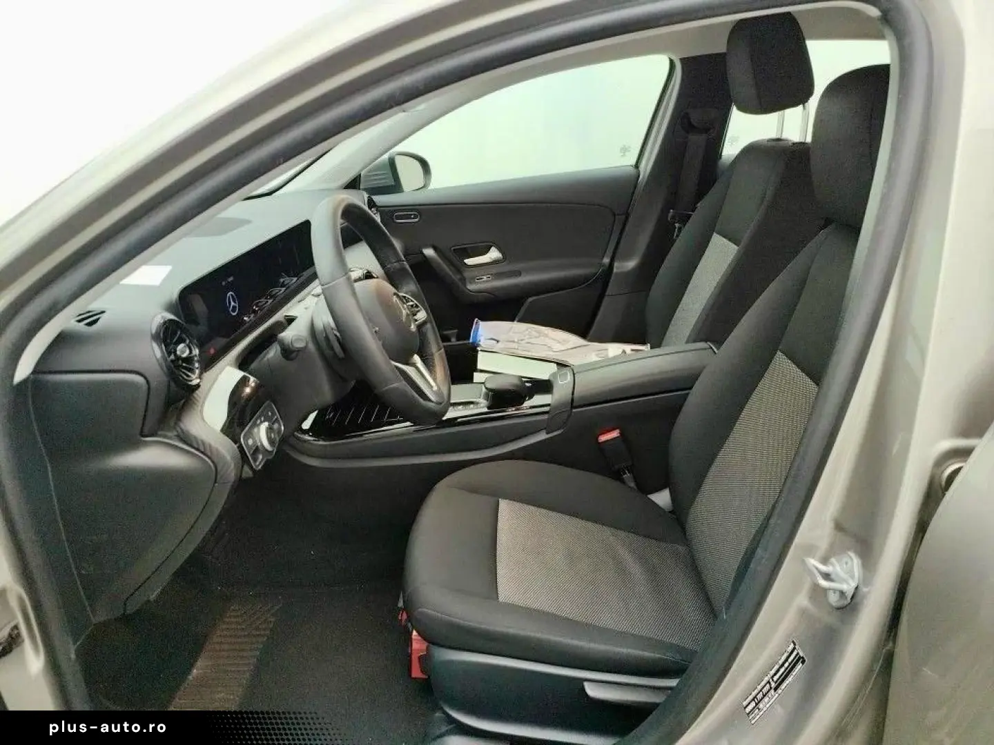 MERCEDES BENZ A180 LIM. AUT.