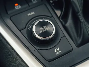 Toyota RAV4 2.5 Hybrid Dynamic HSD E-CVT