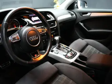 AUDI A4 S-LINE AT
