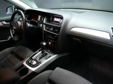 AUDI A4 S-LINE AT