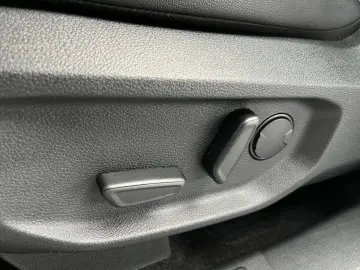 FORD Ranger Limited 2.0 Ecoblue 4x4 DoKa LED PDC