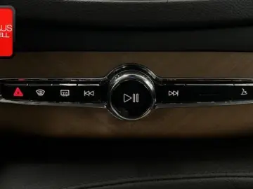 VOLVO XC90 B5D AWD Inscription 360 HUD