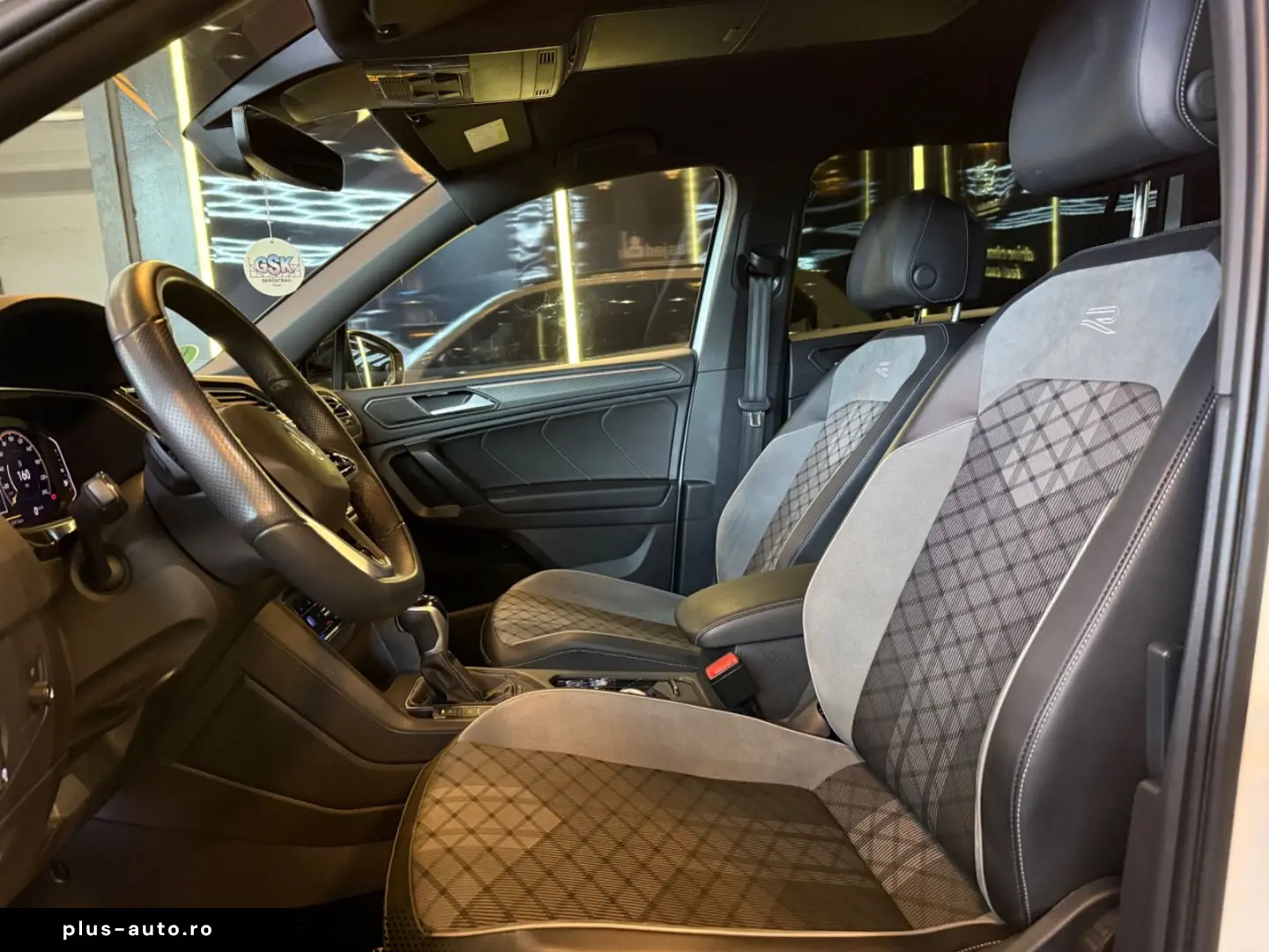 VW Tiguan Allspace R-Line 4Motion  7-SITZ HEAD-UP