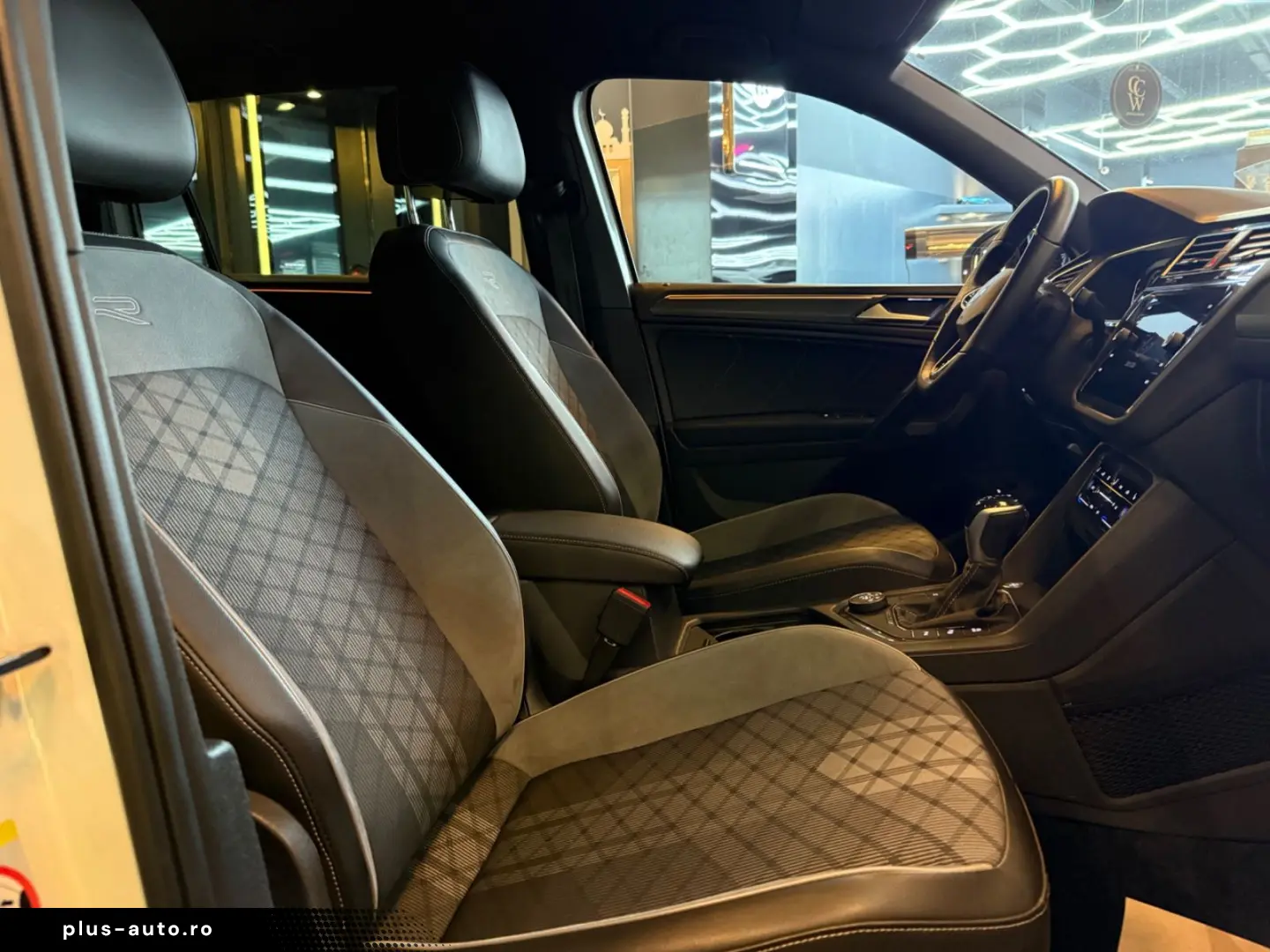 VW Tiguan Allspace R-Line 4Motion  7-SITZ HEAD-UP