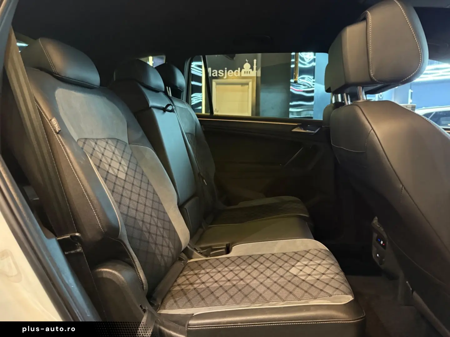 VW Tiguan Allspace R-Line 4Motion  7-SITZ HEAD-UP