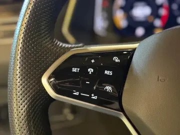 VW Tiguan Allspace R-Line 4Motion  7-SITZ HEAD-UP