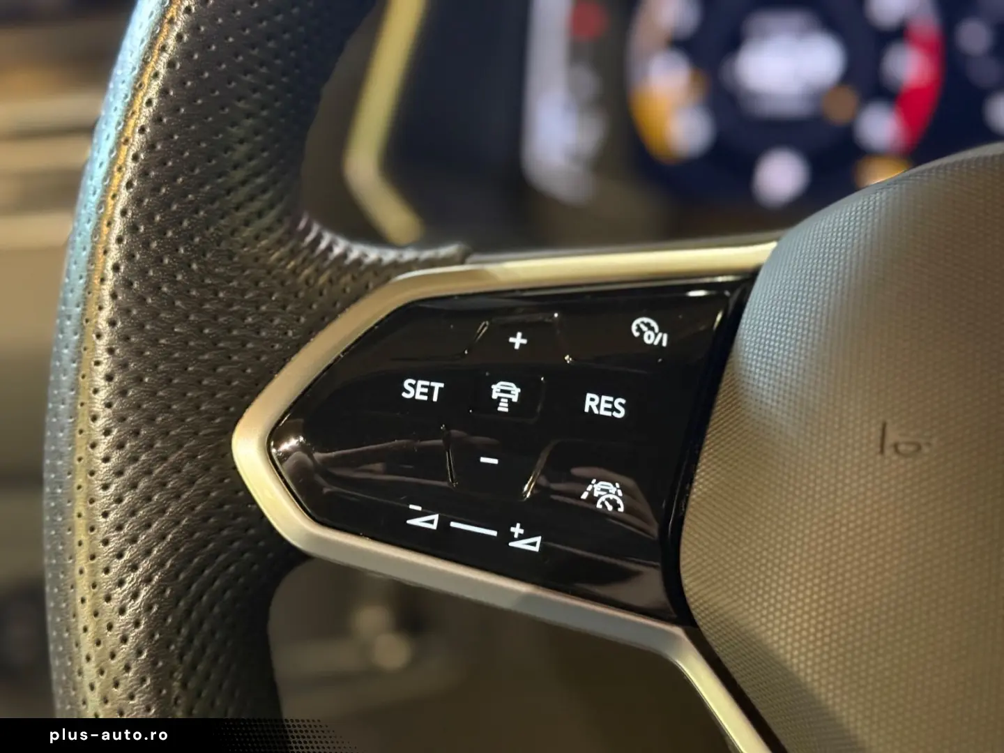 VW Tiguan Allspace R-Line 4Motion  7-SITZ HEAD-UP