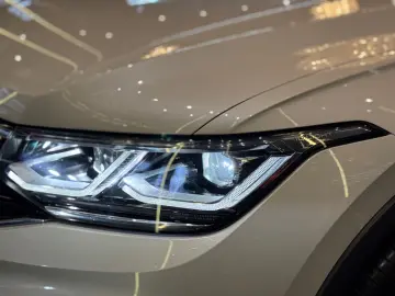 VW Tiguan Allspace R-Line 4Motion  7-SITZ HEAD-UP