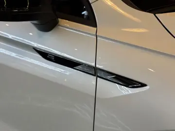 VW Tiguan Allspace R-Line 4Motion  7-SITZ HEAD-UP