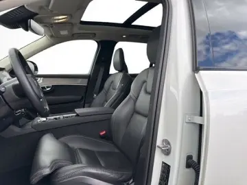 VOLVO XC90 T8 UltraDark B&W Massage Ventil 360 AirSusp TowH