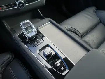 VOLVO XC90 Ultra T8 AWD 360  B&W Massage Ventil AirSusp