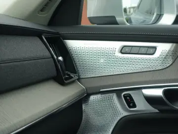 VOLVO XC90 Ultra T8 AWD B&W FourC Pano Head-UP 360