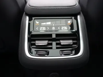 VOLVO XC90 Ultra T8 AWD B&W FourC Pano Head-UP 360