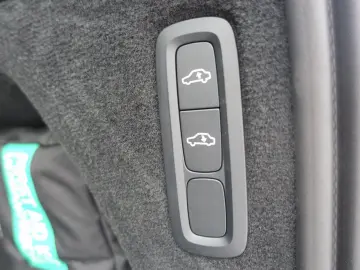 VOLVO XC90 Ultra T8 AWD B&W FourC Pano Head-UP 360