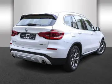 BMW X3 xDrive30i A