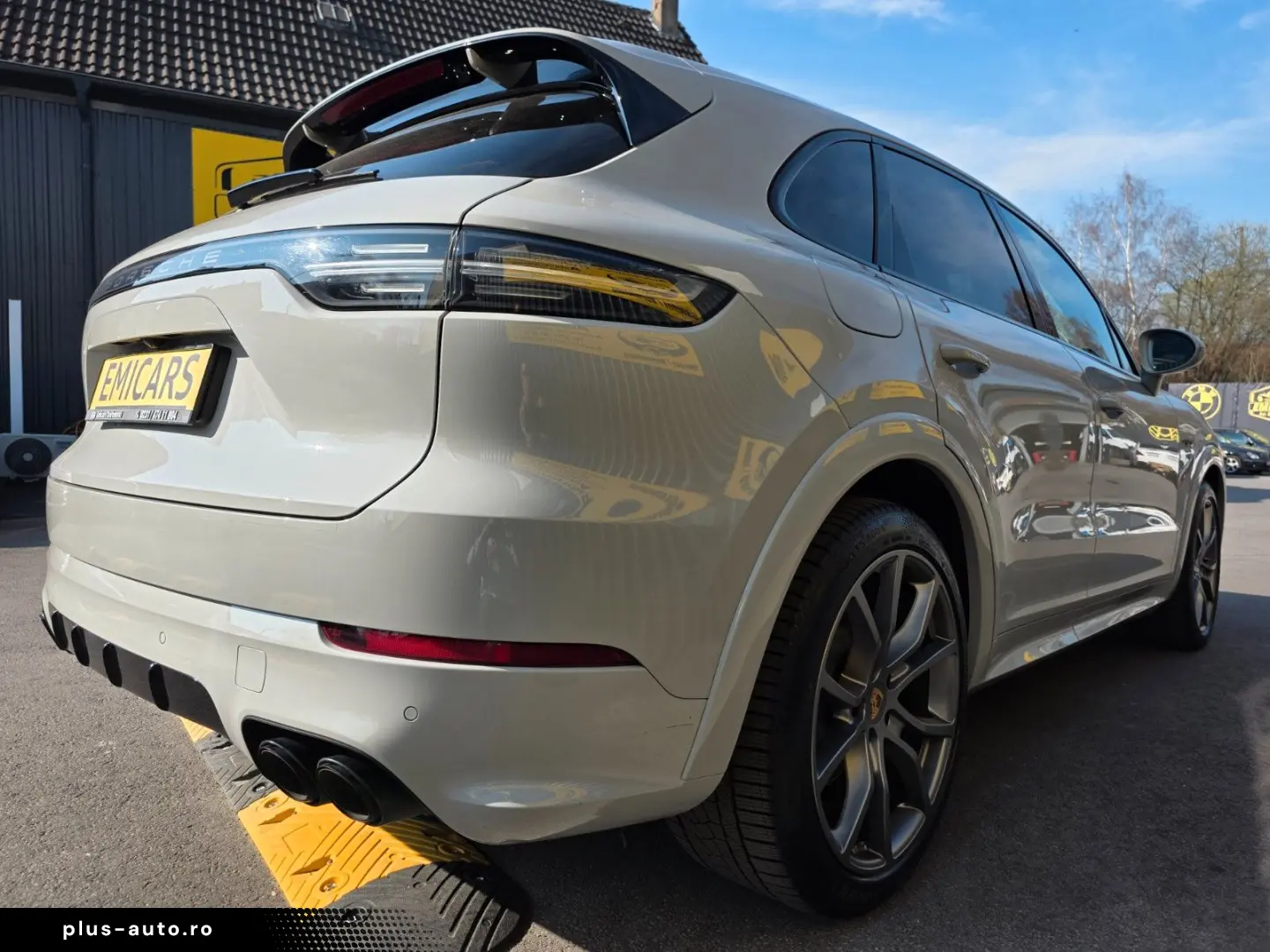 PORSCHE CAYENNE E-HYBRID PANO LUFT SPORT CHRONO BT