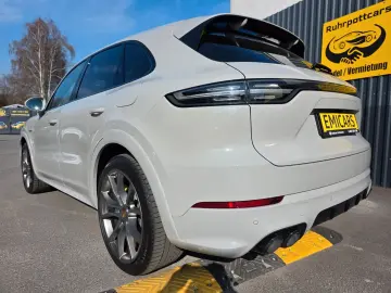 PORSCHE CAYENNE E-HYBRID PANO LUFT SPORT CHRONO BT